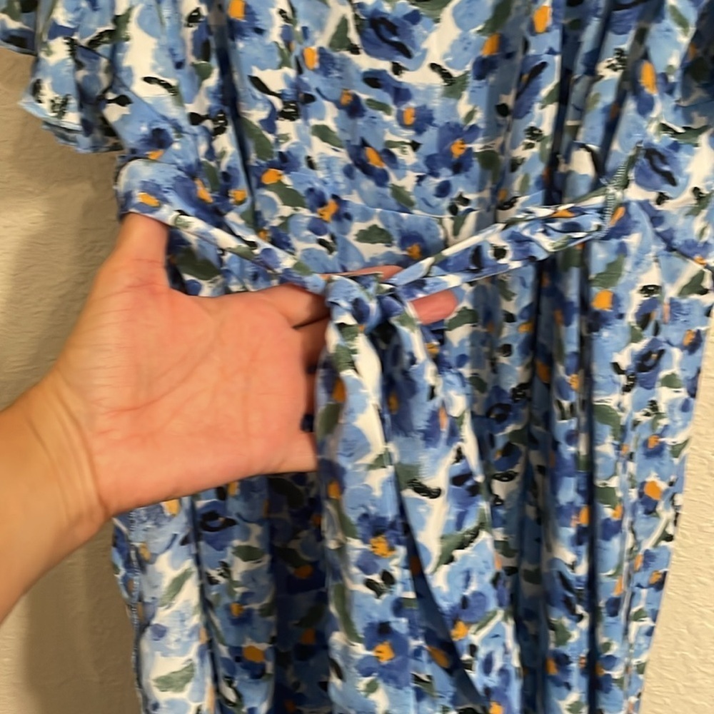 Simplee Plus’s Blue Floral wrap  Dress - Picture 6 of 8